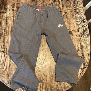 Nike sweatpants- size small
